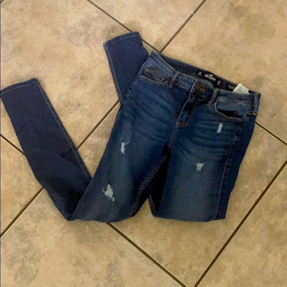 Hollister Mid-Rise Super Skinny Jeans dark washed